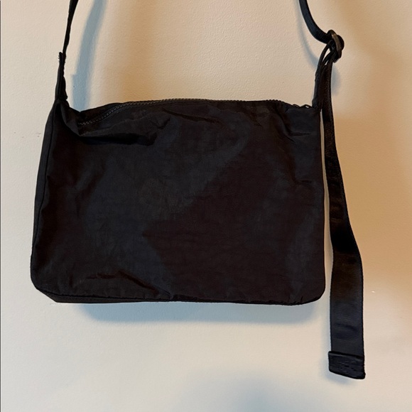 Baggu Medium Cargo Crossbody - Black - Picture 7 of 10